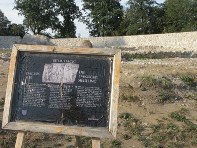 Det dako-rumänska arvet uppges vara närvarande även i Rosenau.