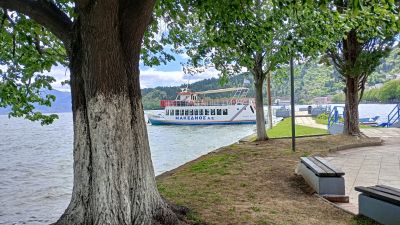 Båt med ordet ”Makednoc”, som givit upphov til namnet “Macedonia”.