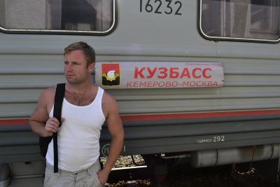 Författaren vid Kuzbassexpressen. Foto: Carl A. Borg.